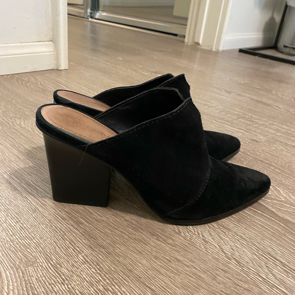 Donald Pliner suede black booties size 8.5